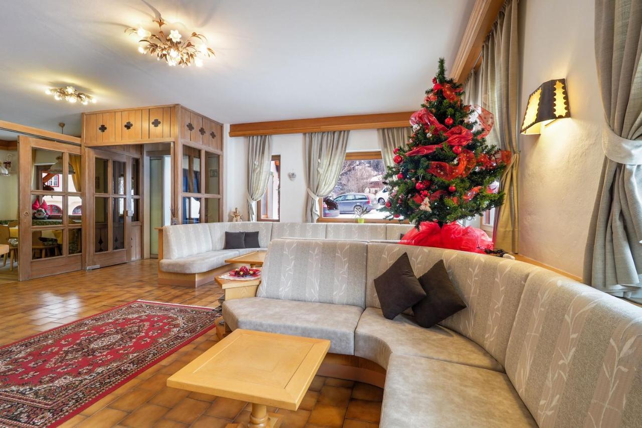 Cesa Edelweiss Living & Spa Campitello di Fassa Kamer foto